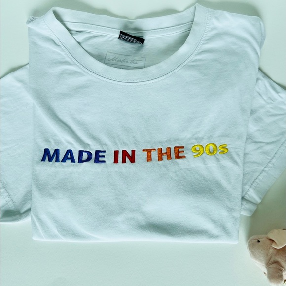 Tops - Vintage 90’s Tee shirt Y2K